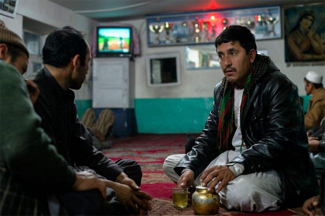阿富汗人特别喜爱吃水果，喝绿茶