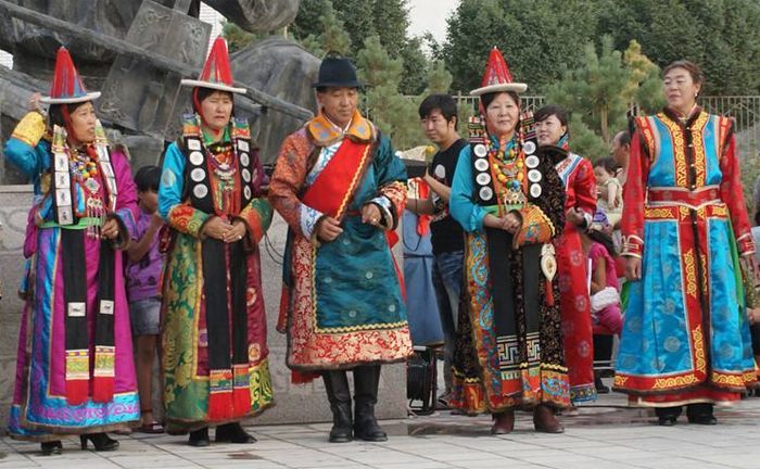 科尔沁蒙古族服饰
