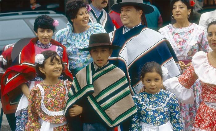 智利传统服饰“察曼多”