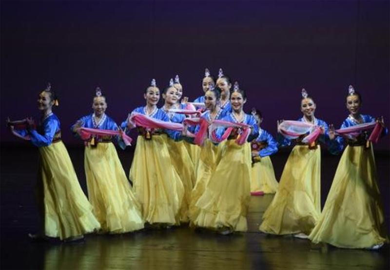 朝鲜族牙拍舞