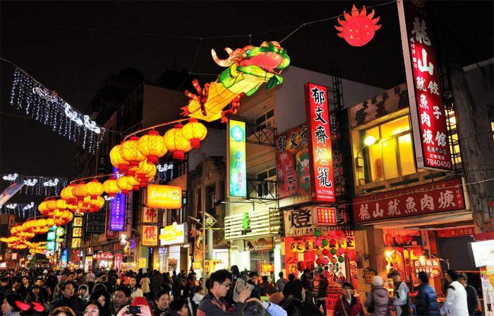 台湾元宵节，狂欢中的“暴力”味
