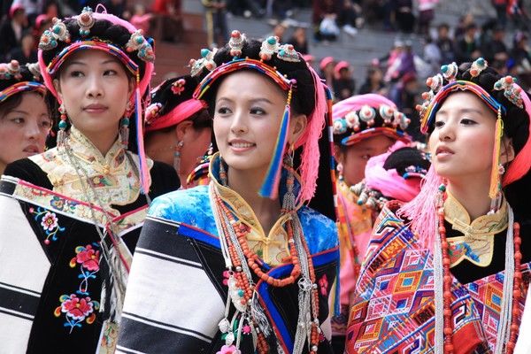 天祝藏族女性发饰