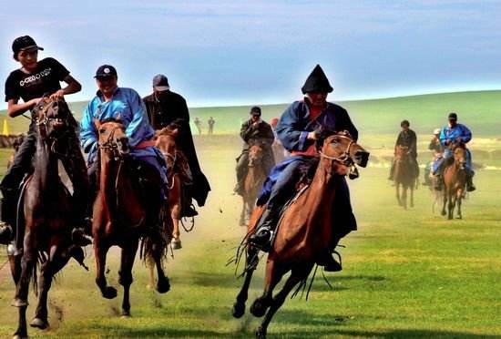 端午猎日：蒙古族的猎节