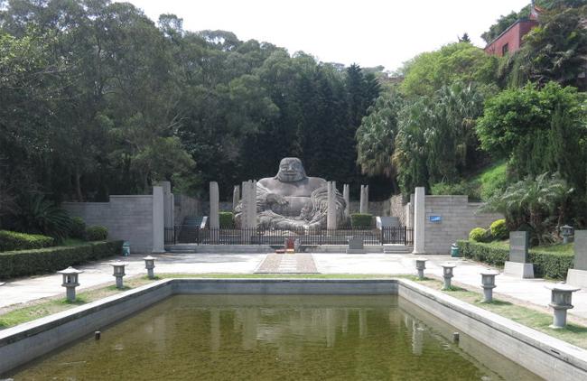 福清全国最大的立体石刻弥勒佛坐像