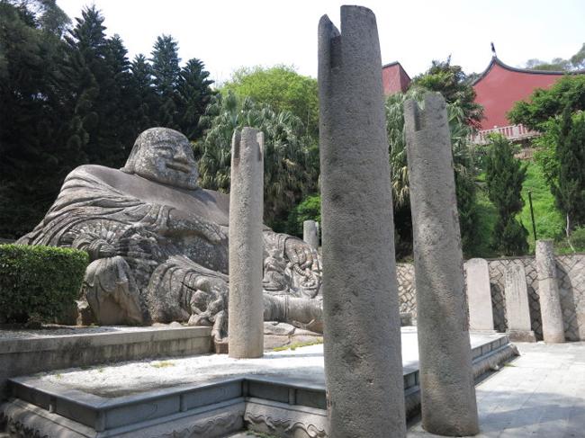 福清全国最大的立体石刻弥勒佛坐像