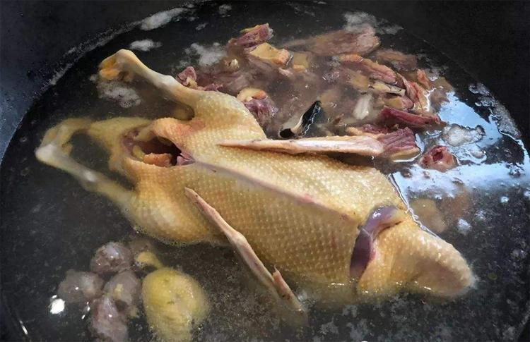 广东化州七月十四吃鸭子的习俗