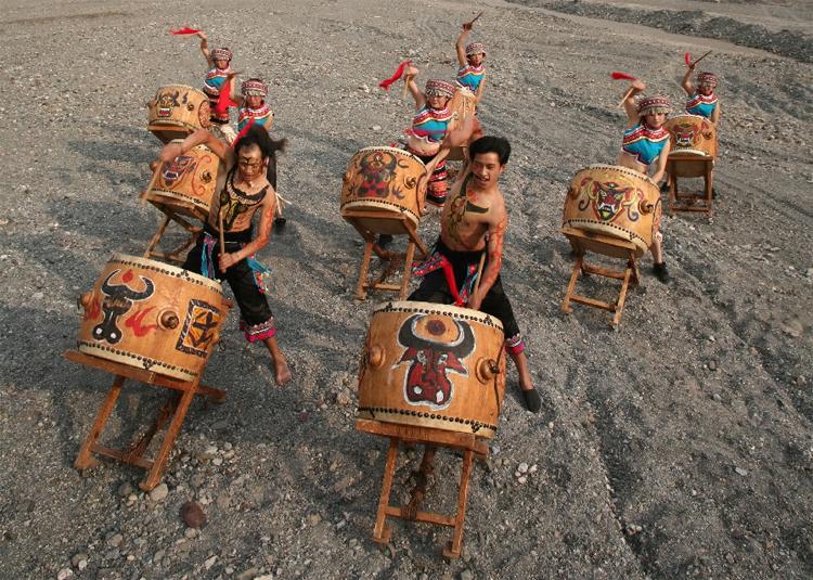 昆明东川《彝族神鼓》不一样的舞蹈文化