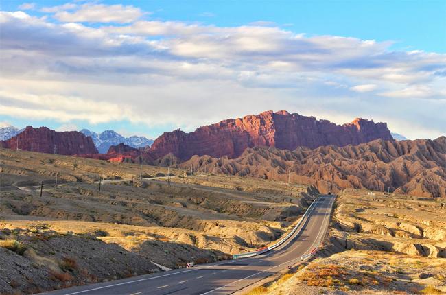 新疆独库公路：中国最美最险峻的公路