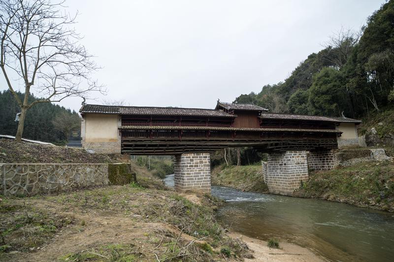 江西安远永镇桥：百年廊桥经风雨